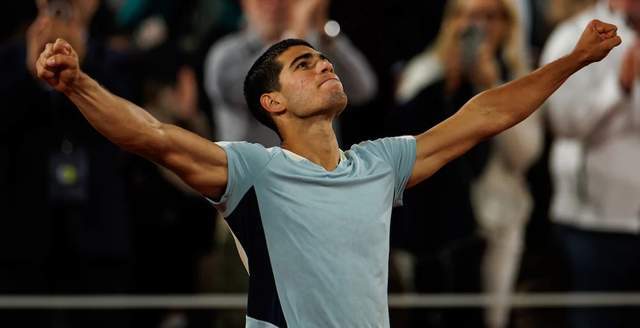 在对阵皇家 在对阵皇家